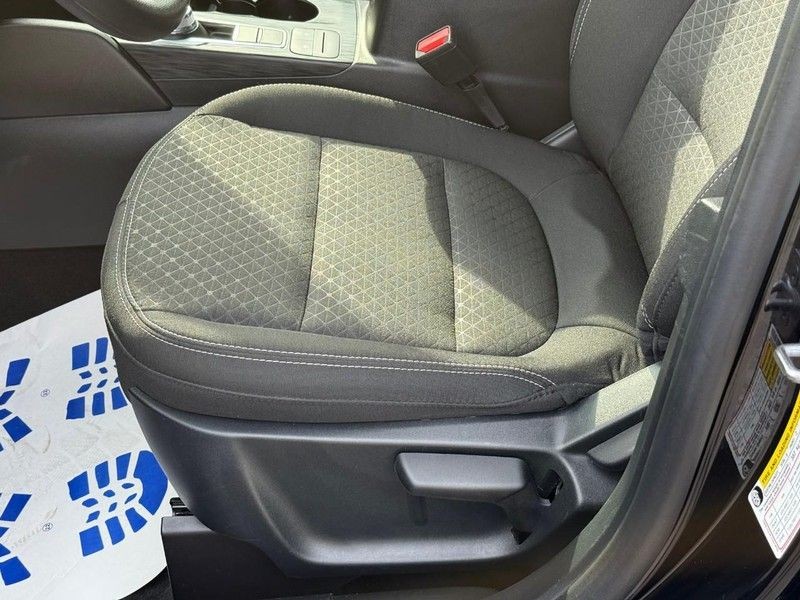 Ford Escape Vehicle Full-screen Gallery Image 32