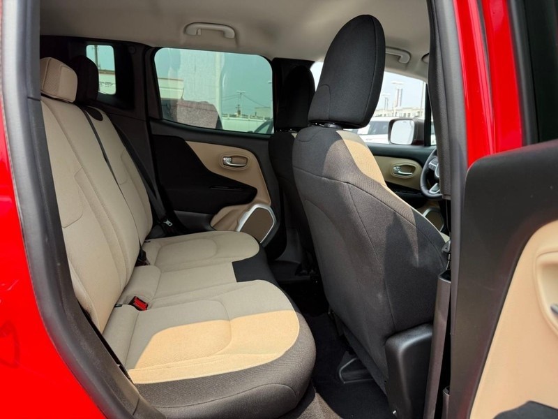 Jeep Renegade Vehicle Full-screen Gallery Image 18