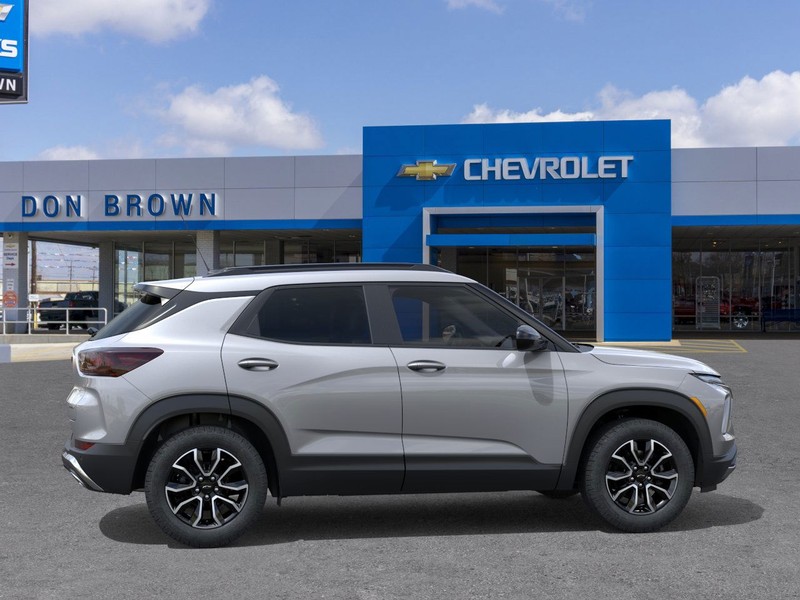 Chevrolet Trailblazer Vehicle Full-screen Gallery Image 5