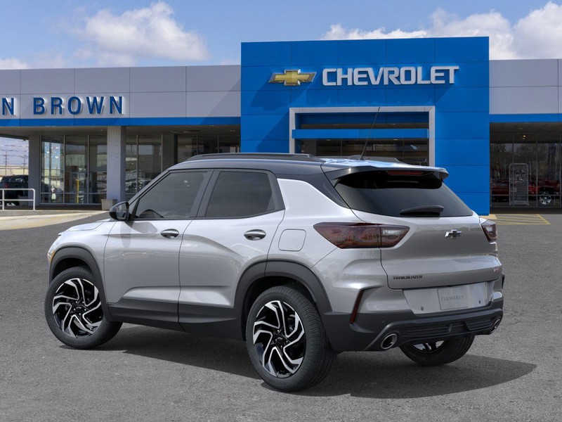 Chevrolet Trailblazer Vehicle Full-screen Gallery Image 3