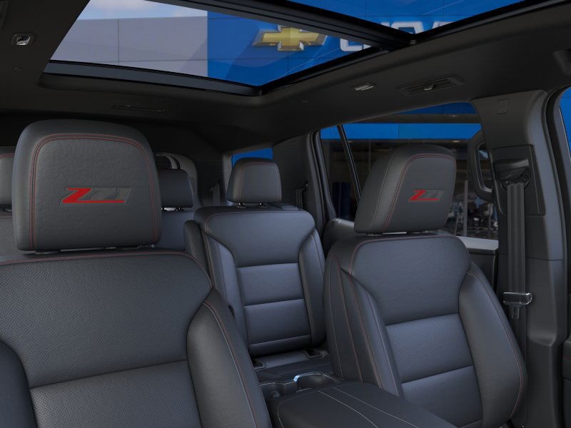 Chevrolet Traverse Vehicle Full-screen Gallery Image 24