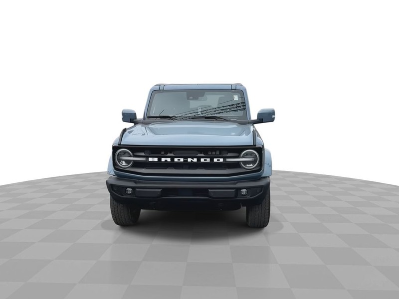 Ford Bronco Vehicle Full-screen Gallery Image 4