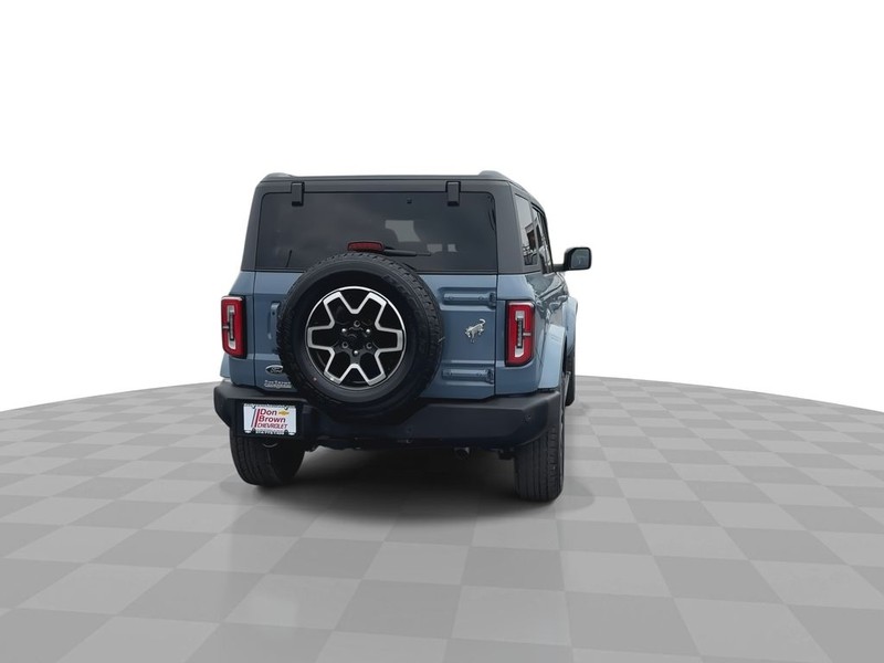 Ford Bronco Vehicle Full-screen Gallery Image 11