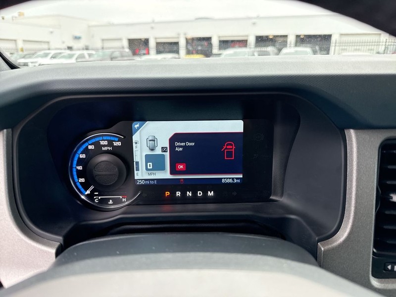 Ford Bronco Vehicle Full-screen Gallery Image 18