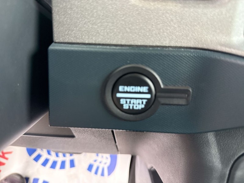 Ford Bronco Vehicle Full-screen Gallery Image 24