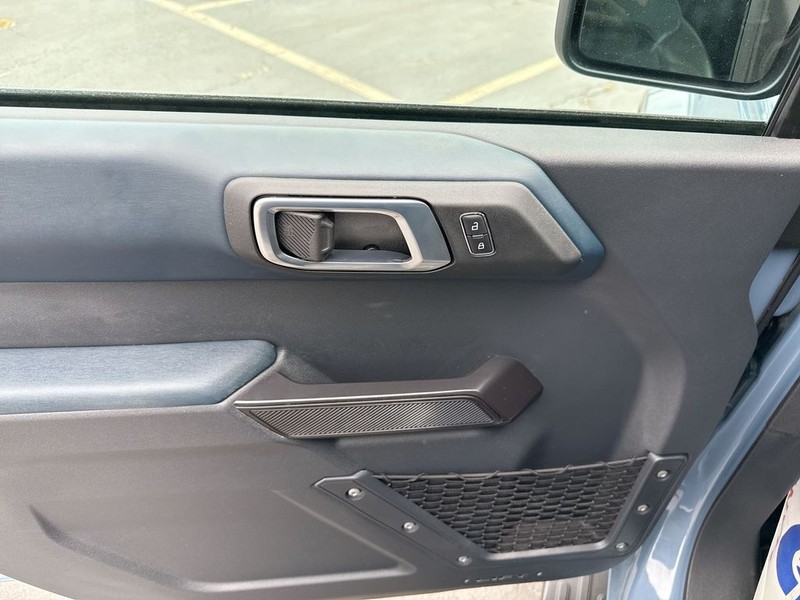 Ford Bronco Vehicle Full-screen Gallery Image 29