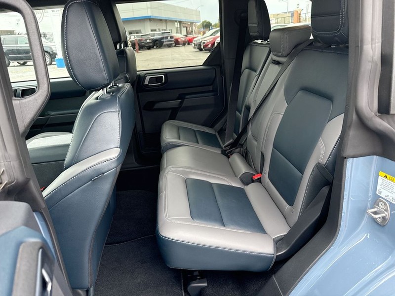 Ford Bronco Vehicle Full-screen Gallery Image 31