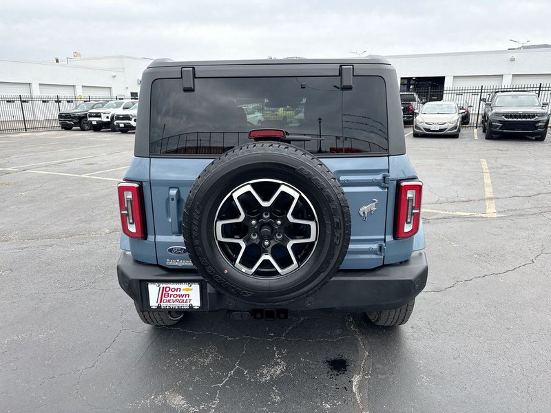 Ford Bronco Vehicle Full-screen Gallery Image 32