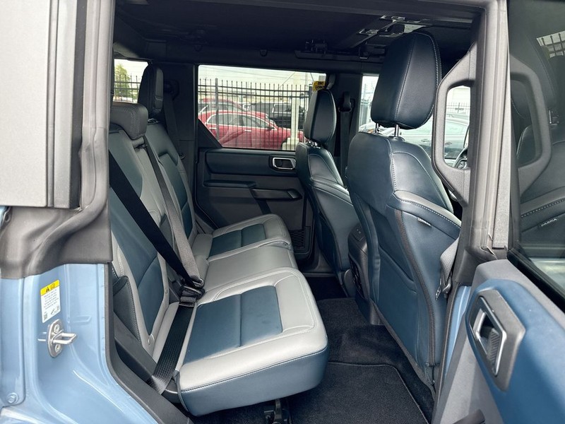 Ford Bronco Vehicle Full-screen Gallery Image 33