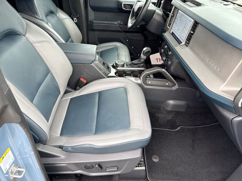 Ford Bronco Vehicle Full-screen Gallery Image 34