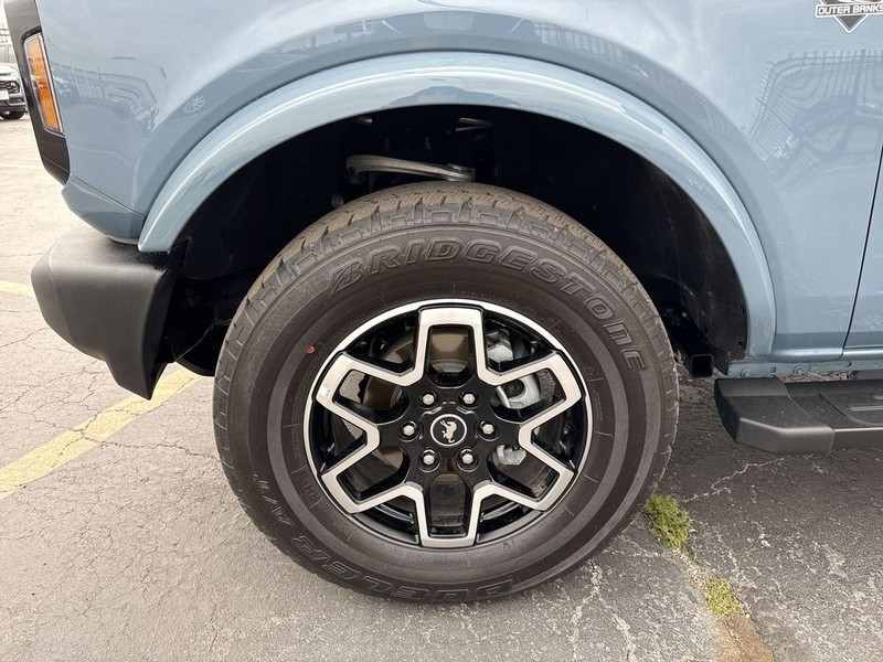 Ford Bronco Vehicle Full-screen Gallery Image 39