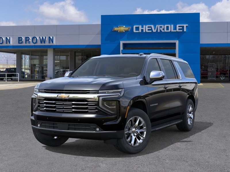 Chevrolet Suburban Vehicle Full-screen Gallery Image 6