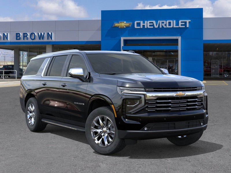 Chevrolet Suburban Vehicle Full-screen Gallery Image 7