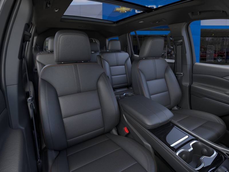 Chevrolet Traverse Vehicle Full-screen Gallery Image 16