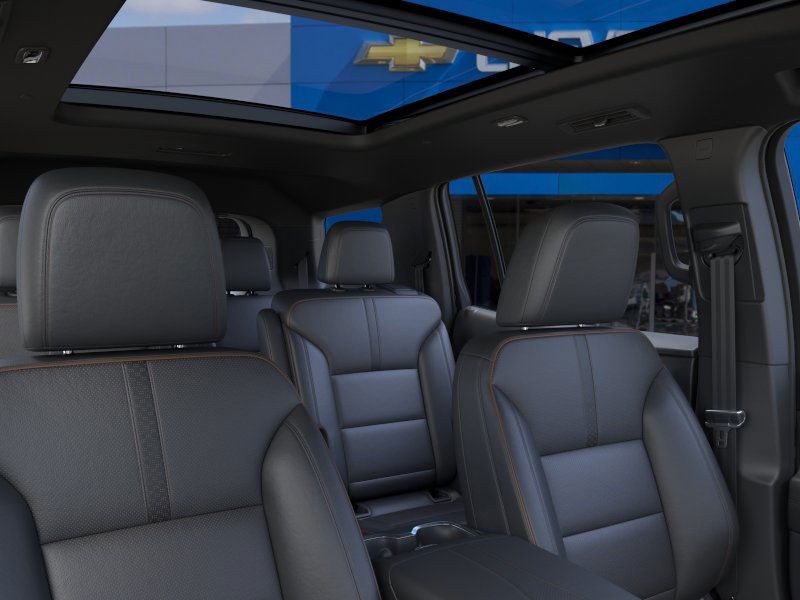 Chevrolet Traverse Vehicle Full-screen Gallery Image 24