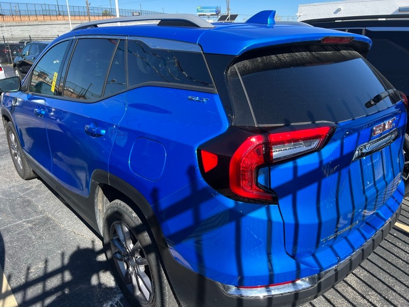 GMC Terrain Vehicle Full-screen Gallery Image 4