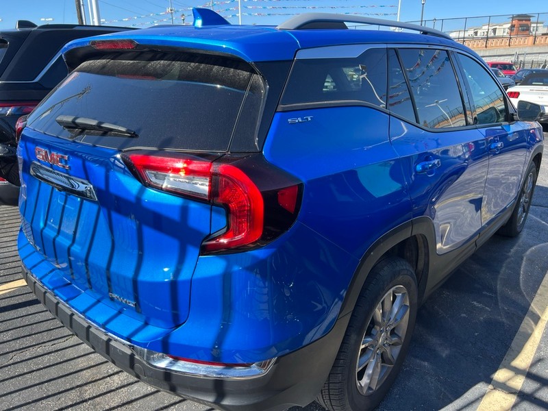 GMC Terrain Vehicle Full-screen Gallery Image 6