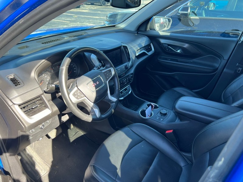 GMC Terrain Vehicle Full-screen Gallery Image 7