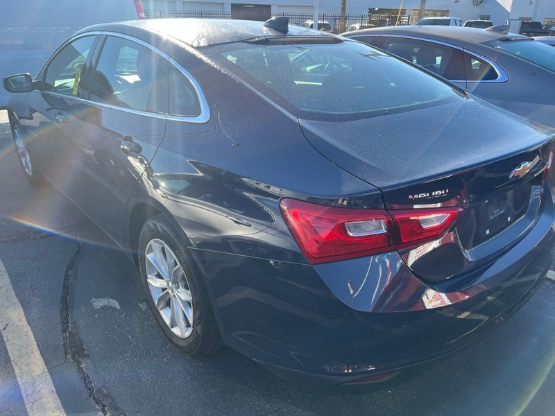 Chevrolet Malibu Vehicle Full-screen Gallery Image 03