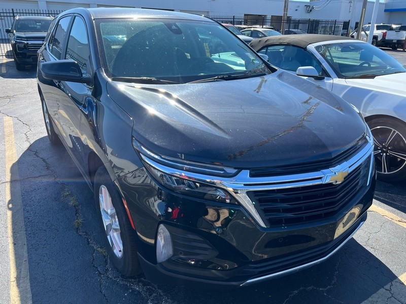 Chevrolet Equinox Vehicle Full-screen Gallery Image 02