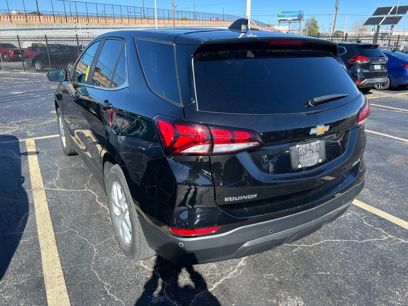 Chevrolet Equinox Vehicle Full-screen Gallery Image 03