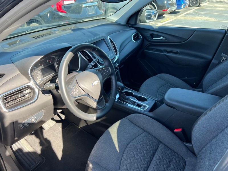 Chevrolet Equinox Vehicle Full-screen Gallery Image 05