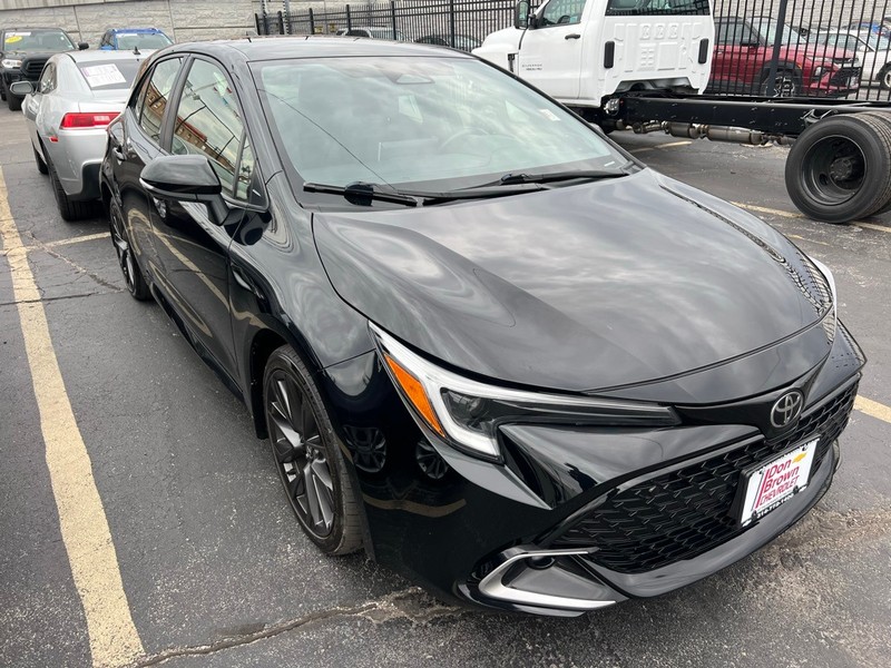 Toyota Corolla Hatchback Vehicle Full-screen Gallery Image 3