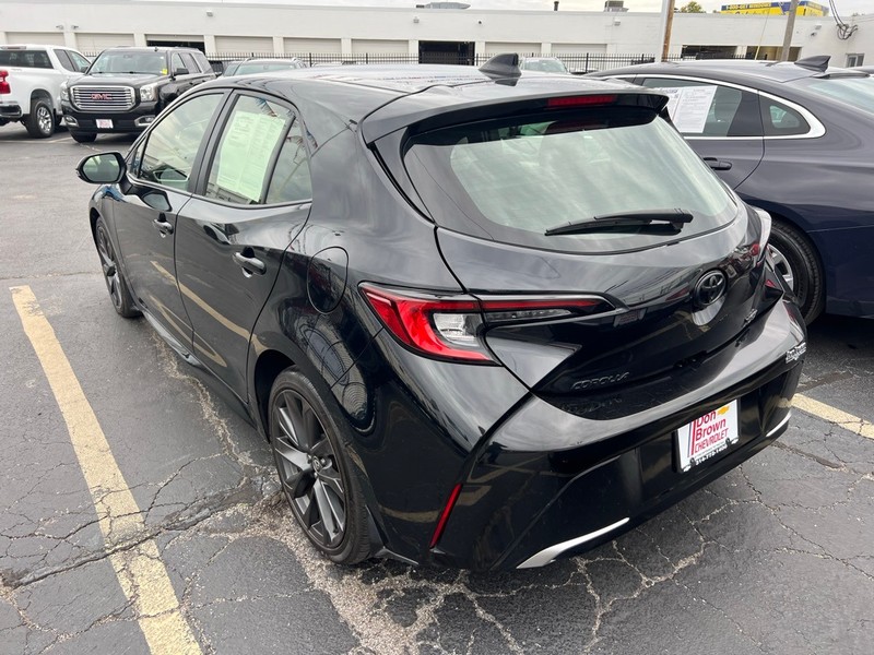 Toyota Corolla Hatchback Vehicle Full-screen Gallery Image 4