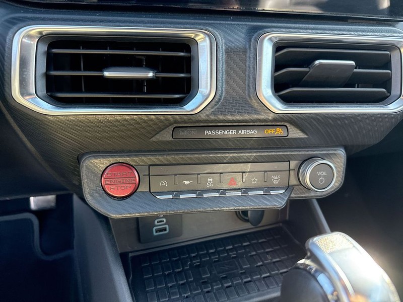 Ford Mustang Vehicle Full-screen Gallery Image 25