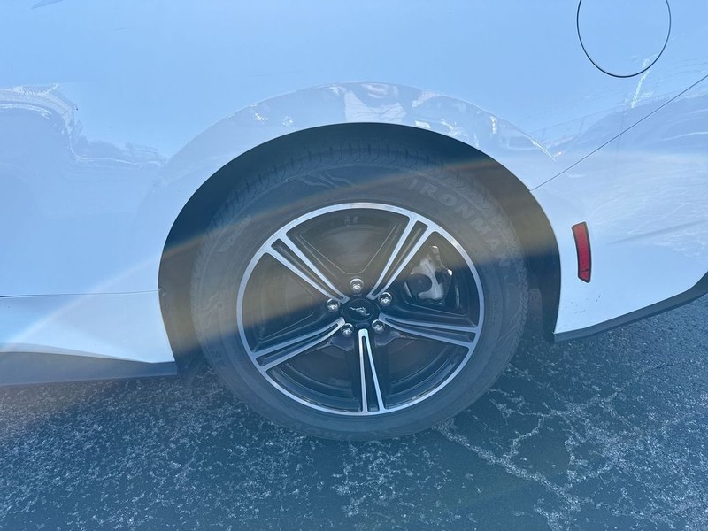 Ford Mustang Vehicle Full-screen Gallery Image 39