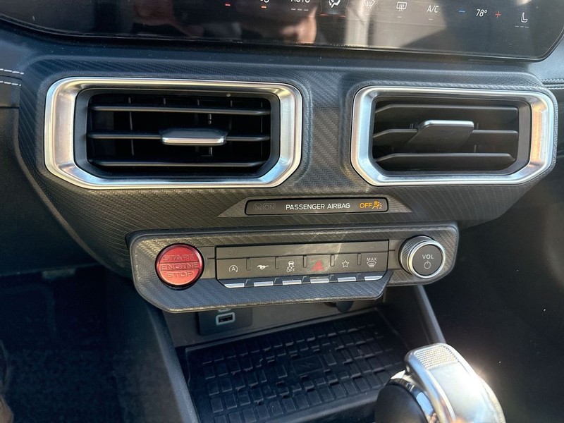 Ford Mustang Vehicle Full-screen Gallery Image 41