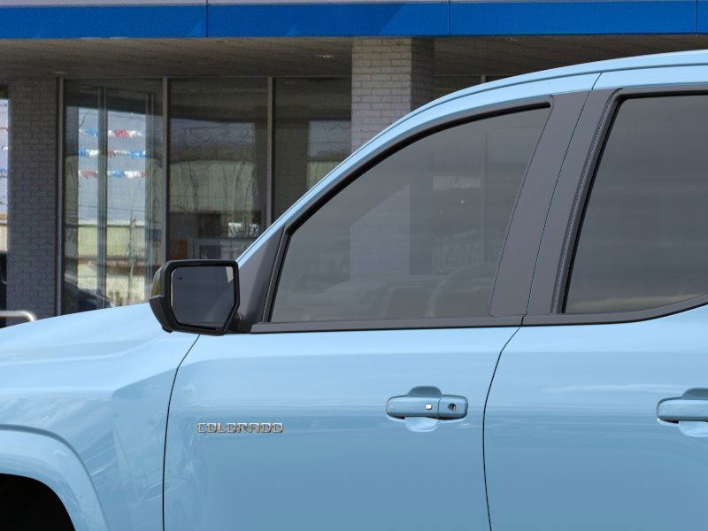 Chevrolet Colorado Vehicle Full-screen Gallery Image 12