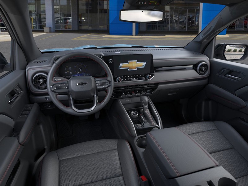 Chevrolet Colorado Vehicle Full-screen Gallery Image 15