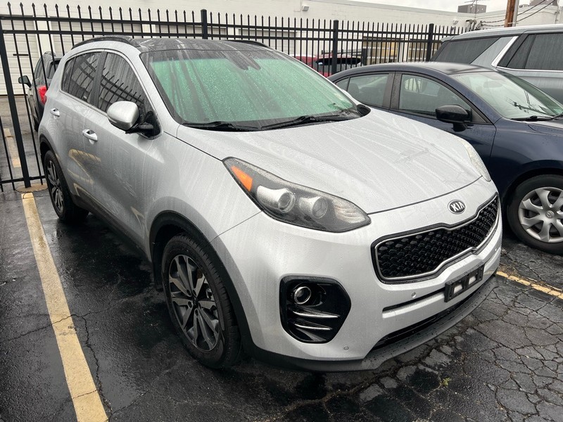 Kia Sportage Vehicle Full-screen Gallery Image 3