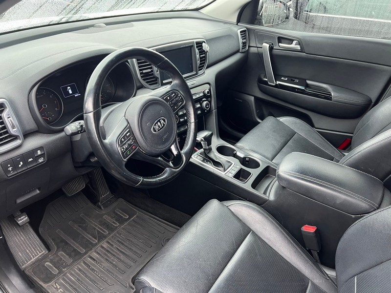 Kia Sportage Vehicle Full-screen Gallery Image 7