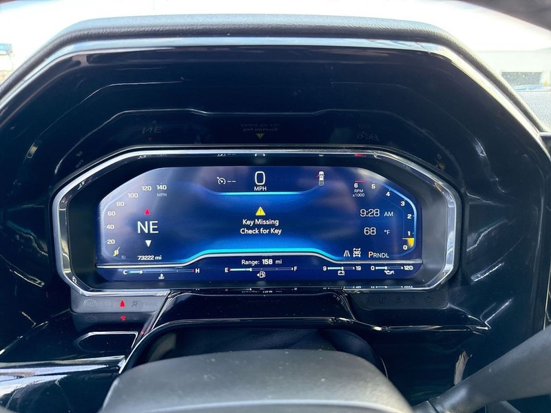 Chevrolet Silverado 2500HD Vehicle Full-screen Gallery Image 19