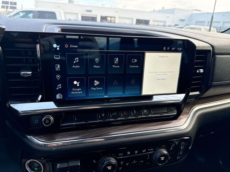 Chevrolet Silverado 2500HD Vehicle Full-screen Gallery Image 20