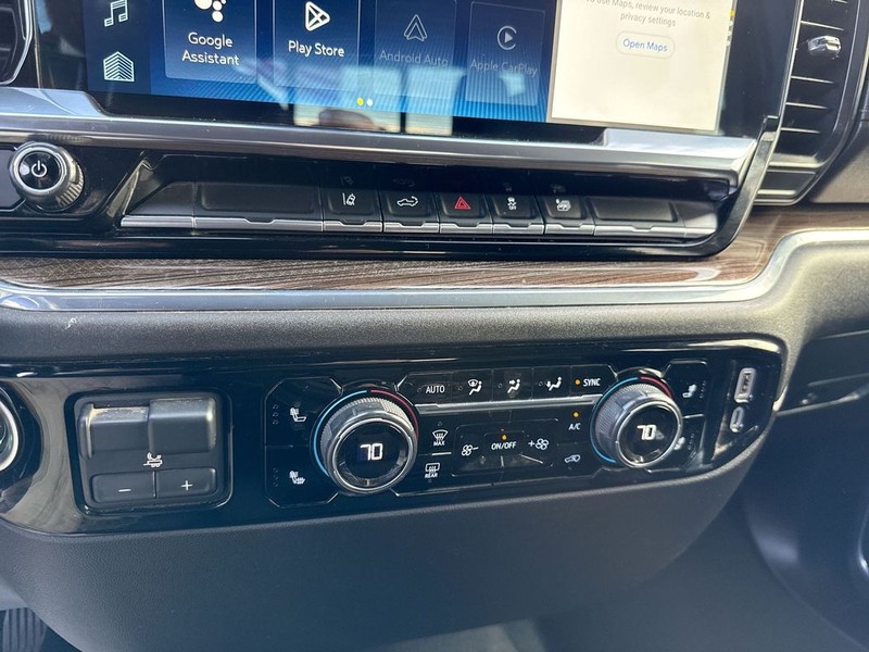 Chevrolet Silverado 2500HD Vehicle Full-screen Gallery Image 25