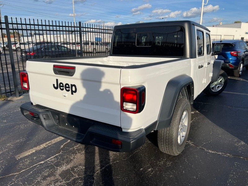 Jeep Gladiator Vehicle Full-screen Gallery Image 4