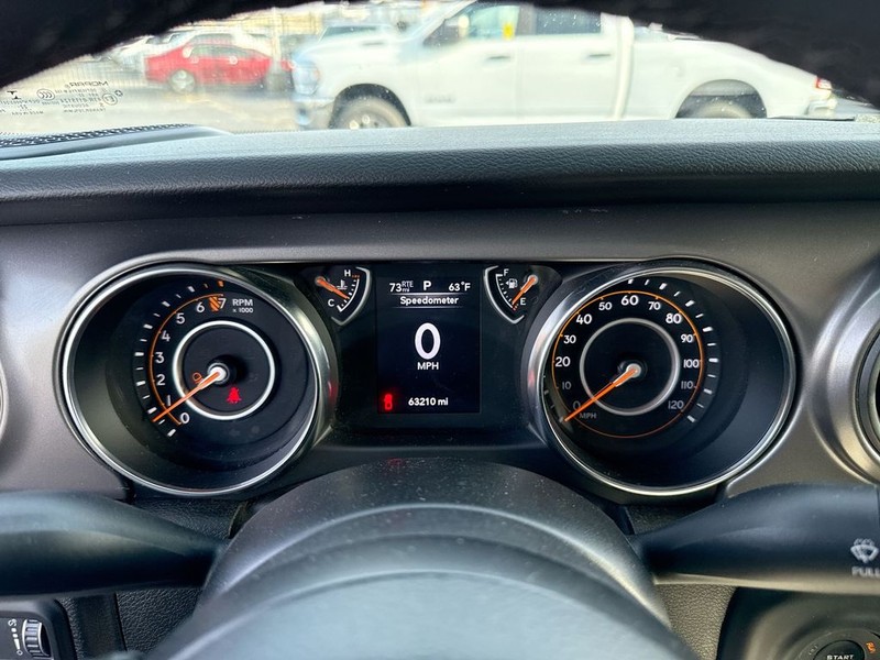 Jeep Gladiator Vehicle Full-screen Gallery Image 18