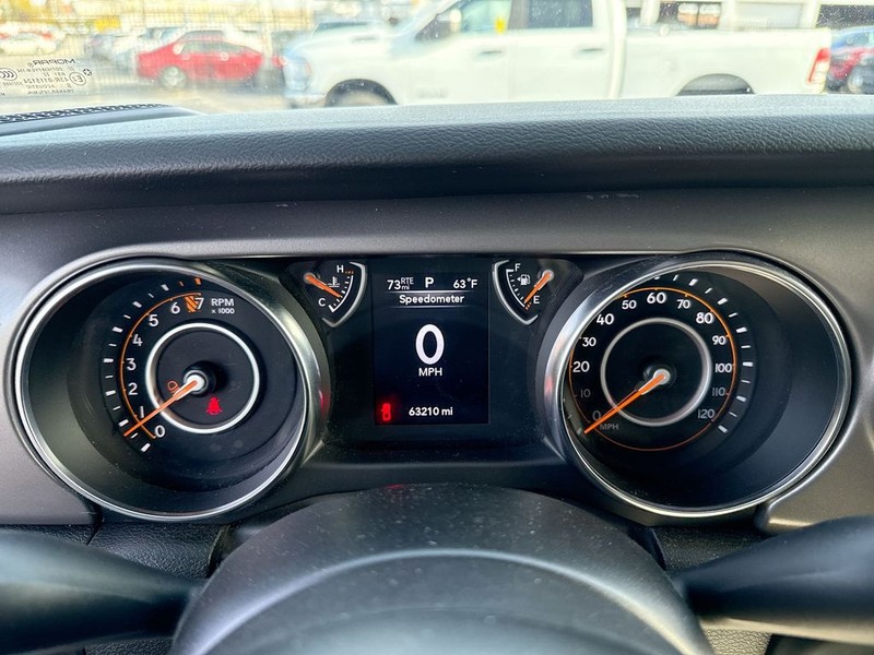 Jeep Gladiator Vehicle Full-screen Gallery Image 19