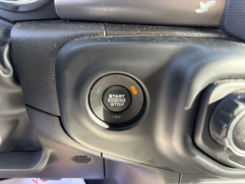 Jeep Gladiator Vehicle Full-screen Gallery Image 24