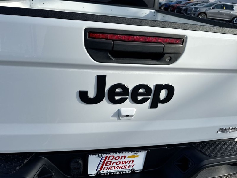 Jeep Gladiator Vehicle Full-screen Gallery Image 38