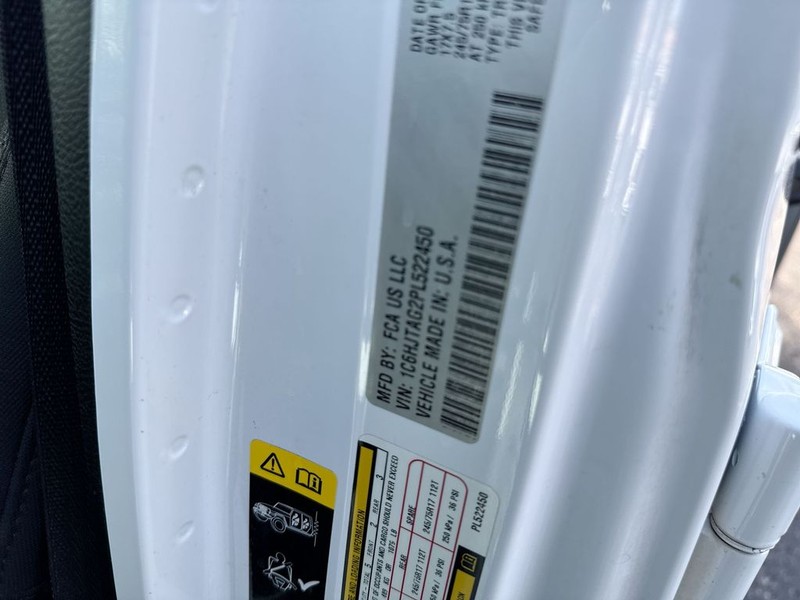 Jeep Gladiator Vehicle Full-screen Gallery Image 40