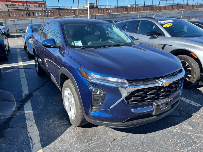 Chevrolet Trax Vehicle Full-screen Gallery Image 3