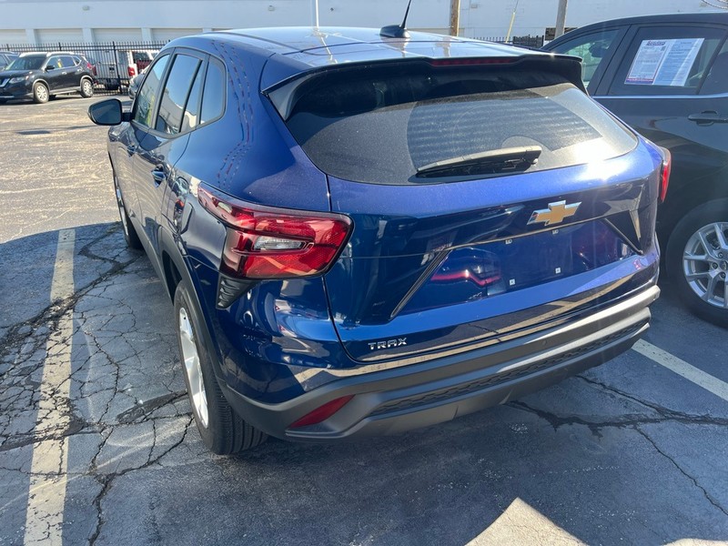 Chevrolet Trax Vehicle Full-screen Gallery Image 4