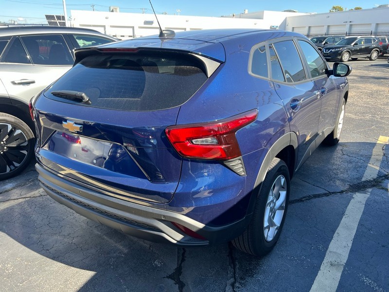 Chevrolet Trax Vehicle Full-screen Gallery Image 6