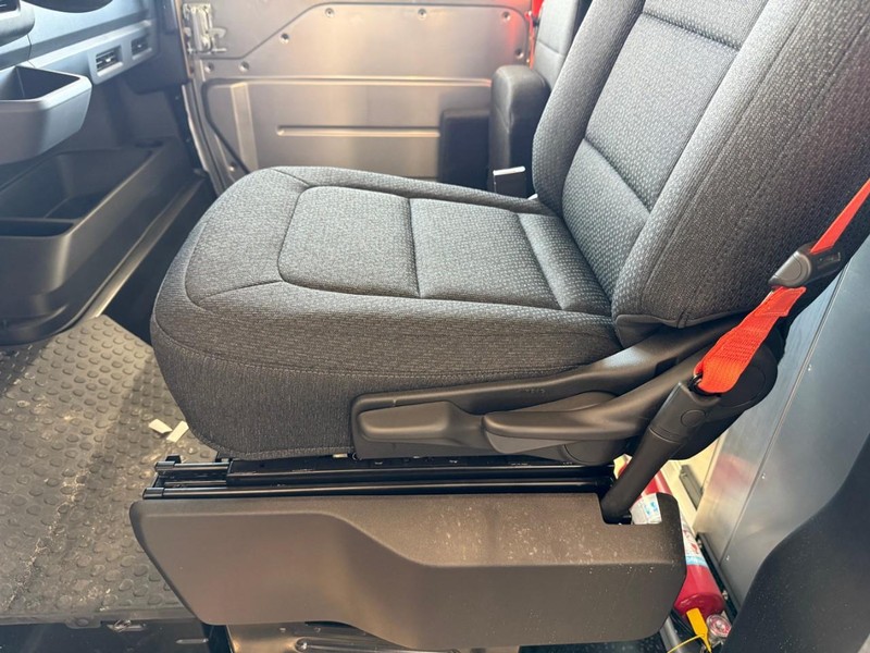 Chevrolet BrightDrop 400 Vehicle Full-screen Gallery Image 7