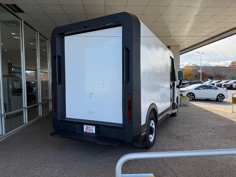 Chevrolet BrightDrop 400 Vehicle Full-screen Gallery Image 11