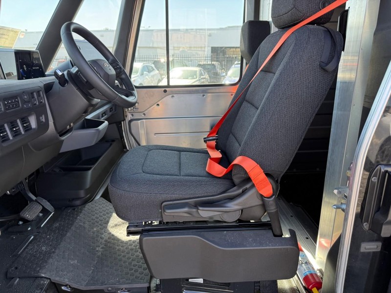 Chevrolet BrightDrop 400 Vehicle Full-screen Gallery Image 16